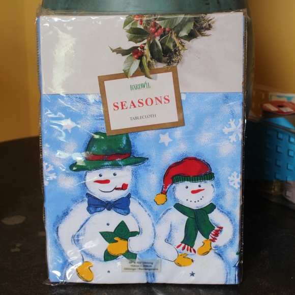 Bardwil Seasons, Snow Buddies Tablecloth - Picture 1 of 7